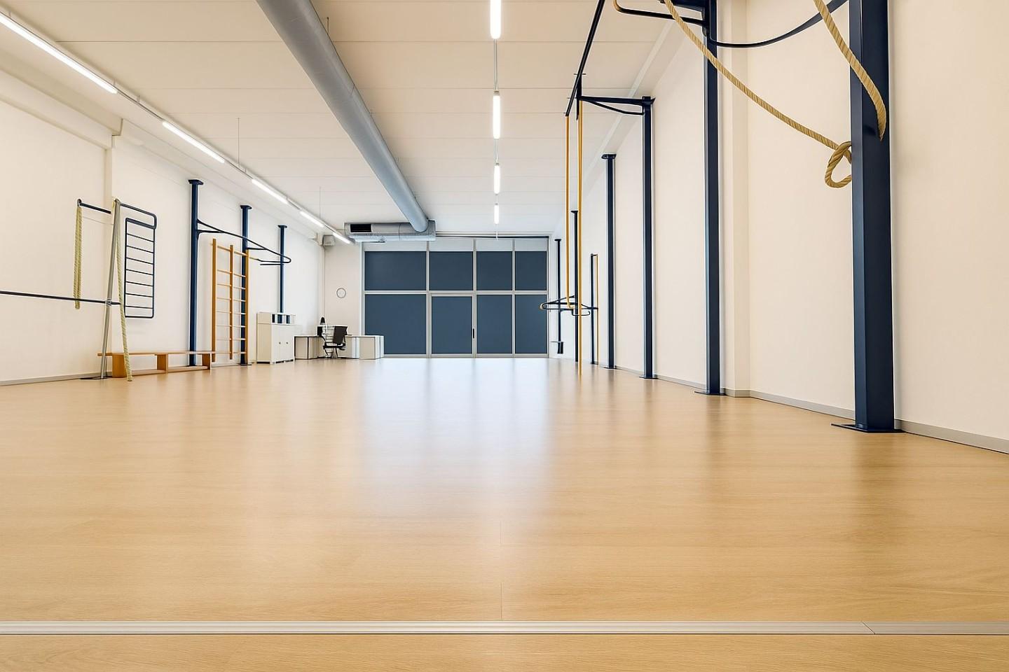 Locale commerciale in affitto a Pontedera