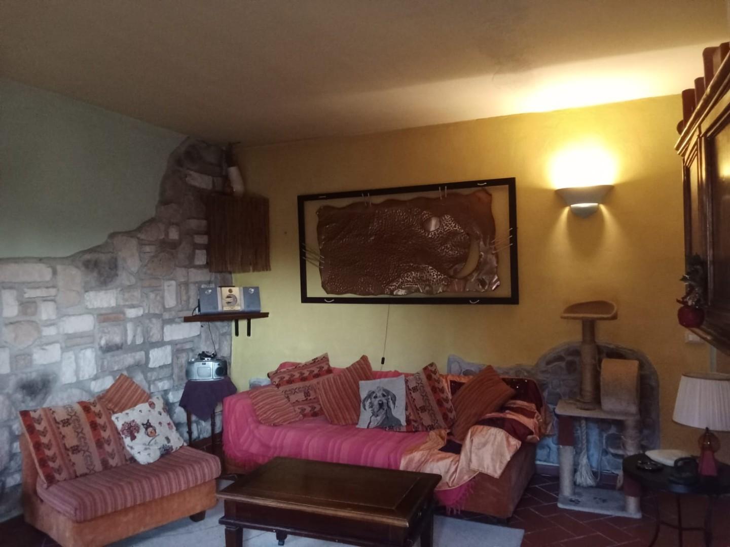 Villa con giardino, Buti la croce