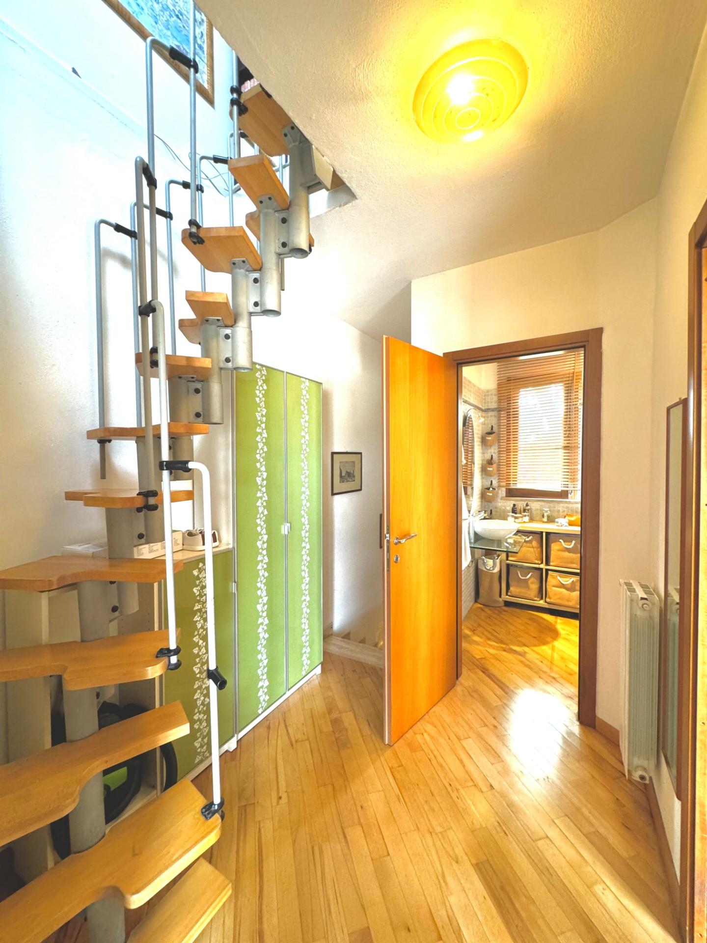 Villa Bifamiliare con giardino, Pisa porta a mare