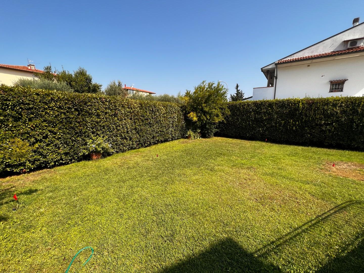 Villa con giardino, Pisa riglione oratoio