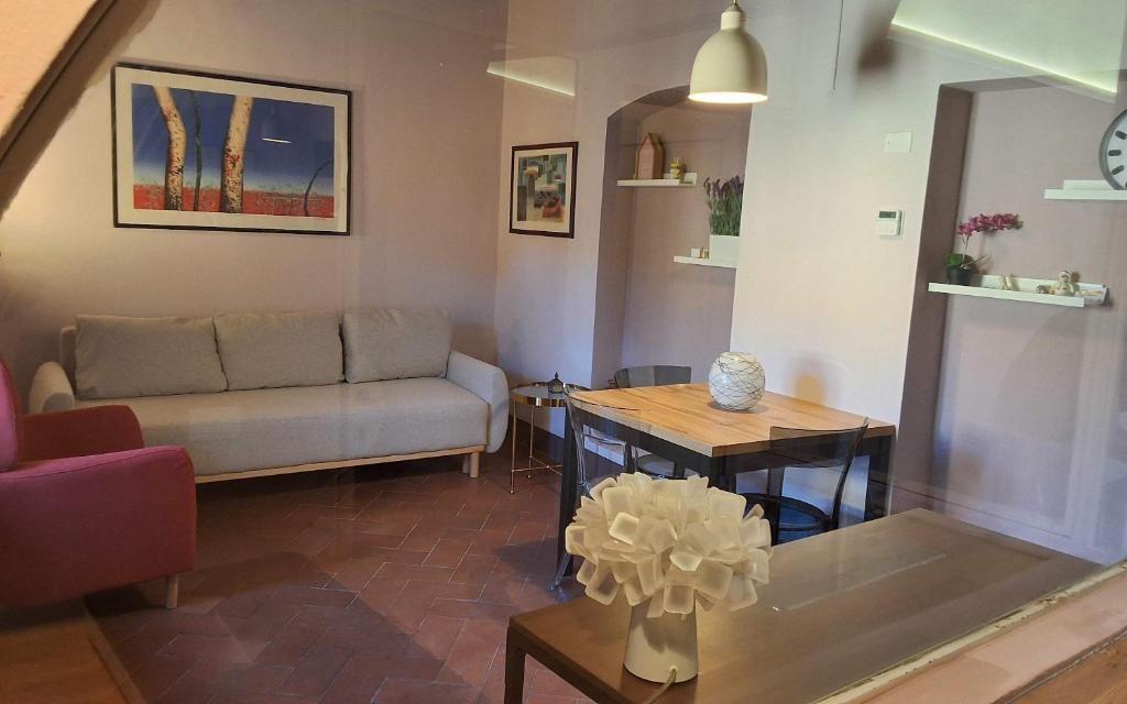 Monolocale arredato in affitto a Pisa