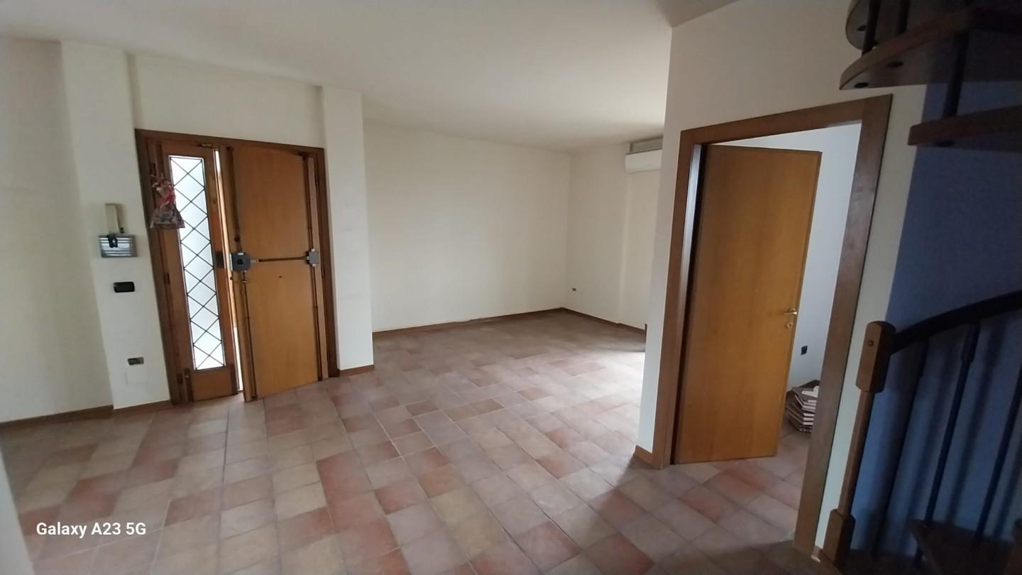 Appartamento con terrazzo a Santa Croce sull'Arno