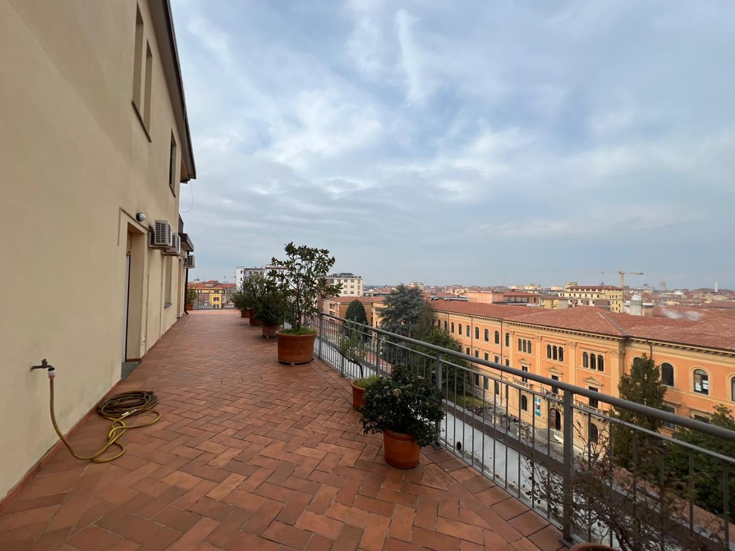Appartamento con terrazzi, Pisa san martino
