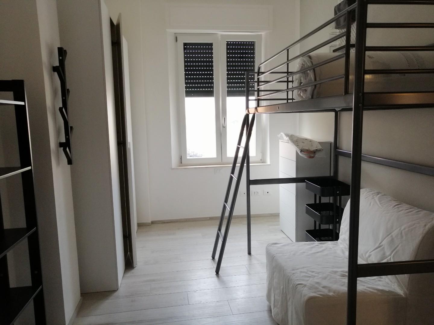 Stanza Singola ristrutturata, Pisa lungarni