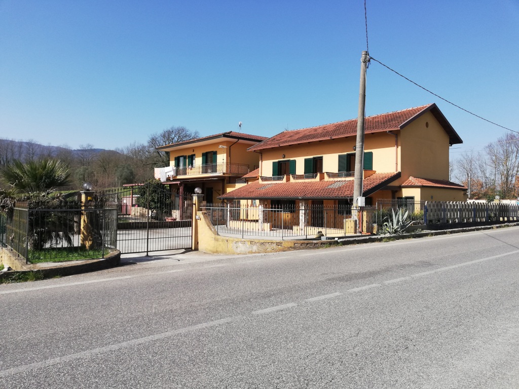 Locale commerciale in vendita in via genovesi, Alvignano
