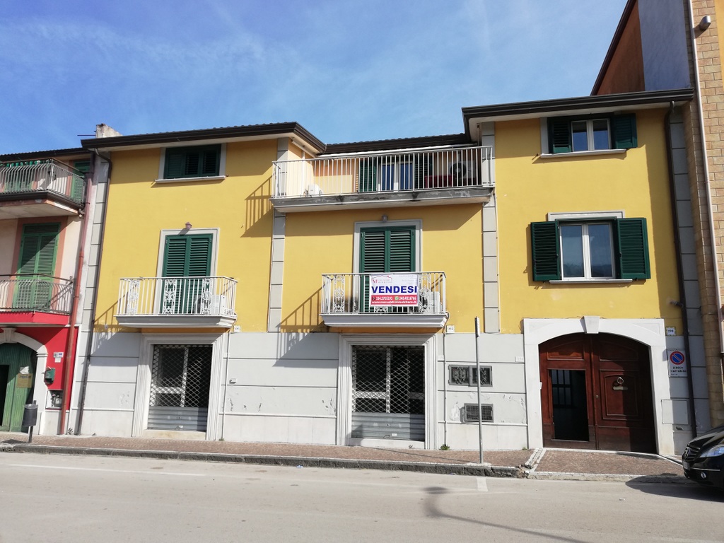Stabile/Palazzo a Alvignano in corso umberto i - 01