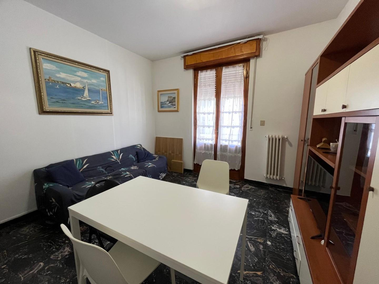 Trilocale arredato in affitto, Livorno montebello