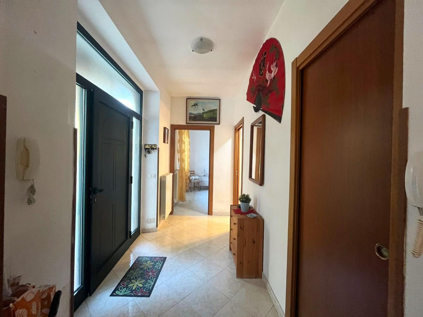 Casa indipendente con giardino, Livorno antignano