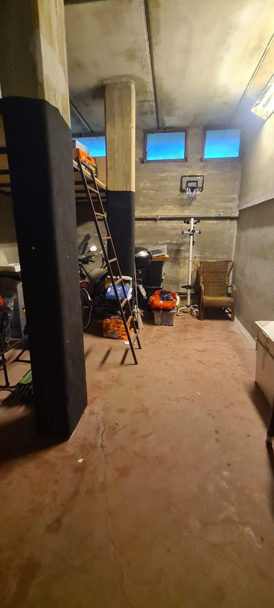 Box/Garage 23mq in vendita a Livorno