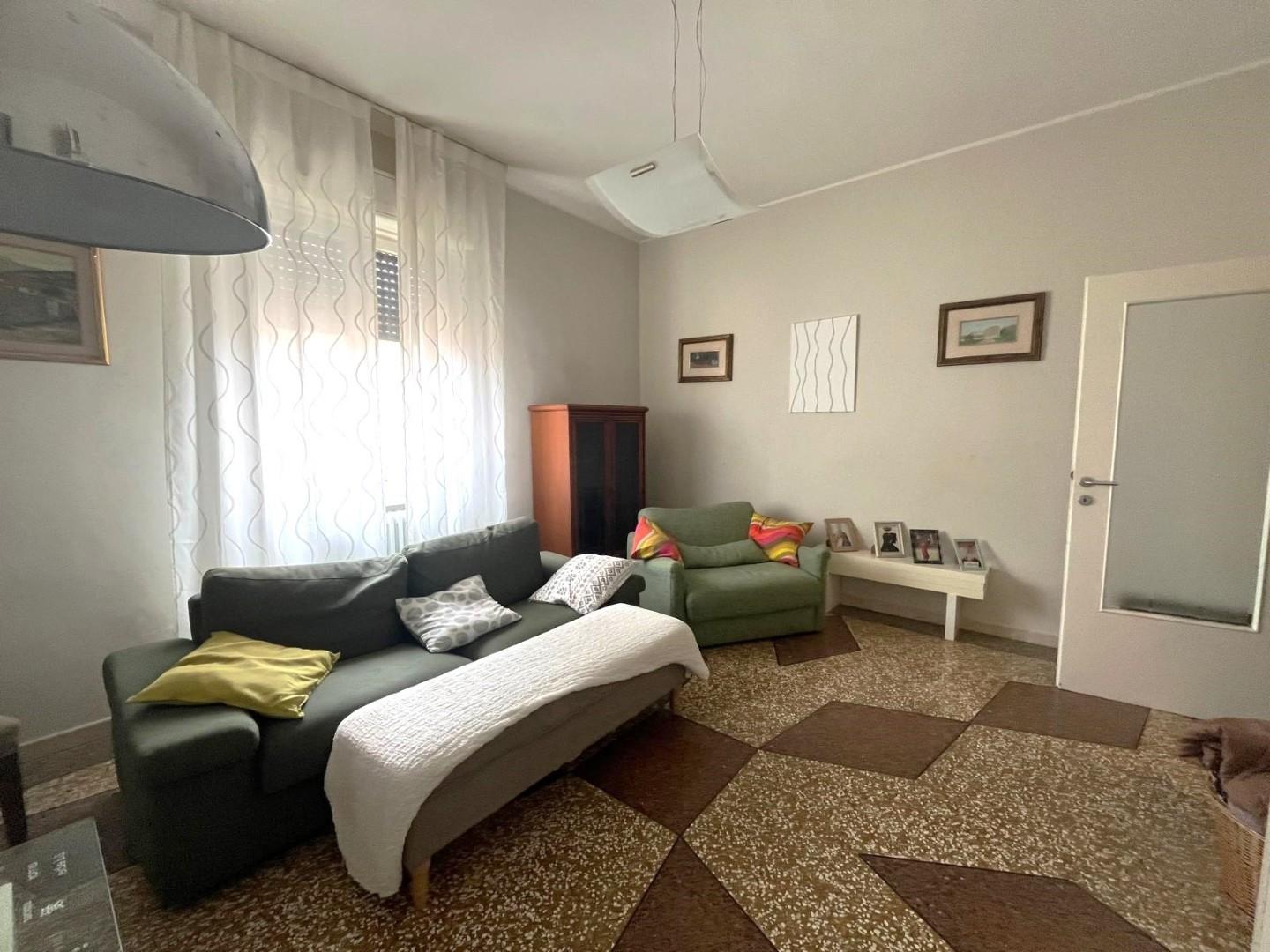 Appartamento ristrutturato, Livorno centro