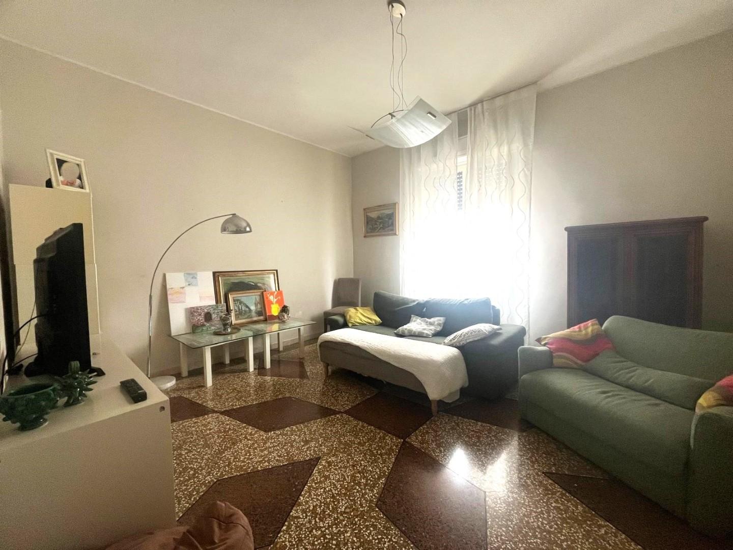 Appartamento ristrutturato, Livorno centro