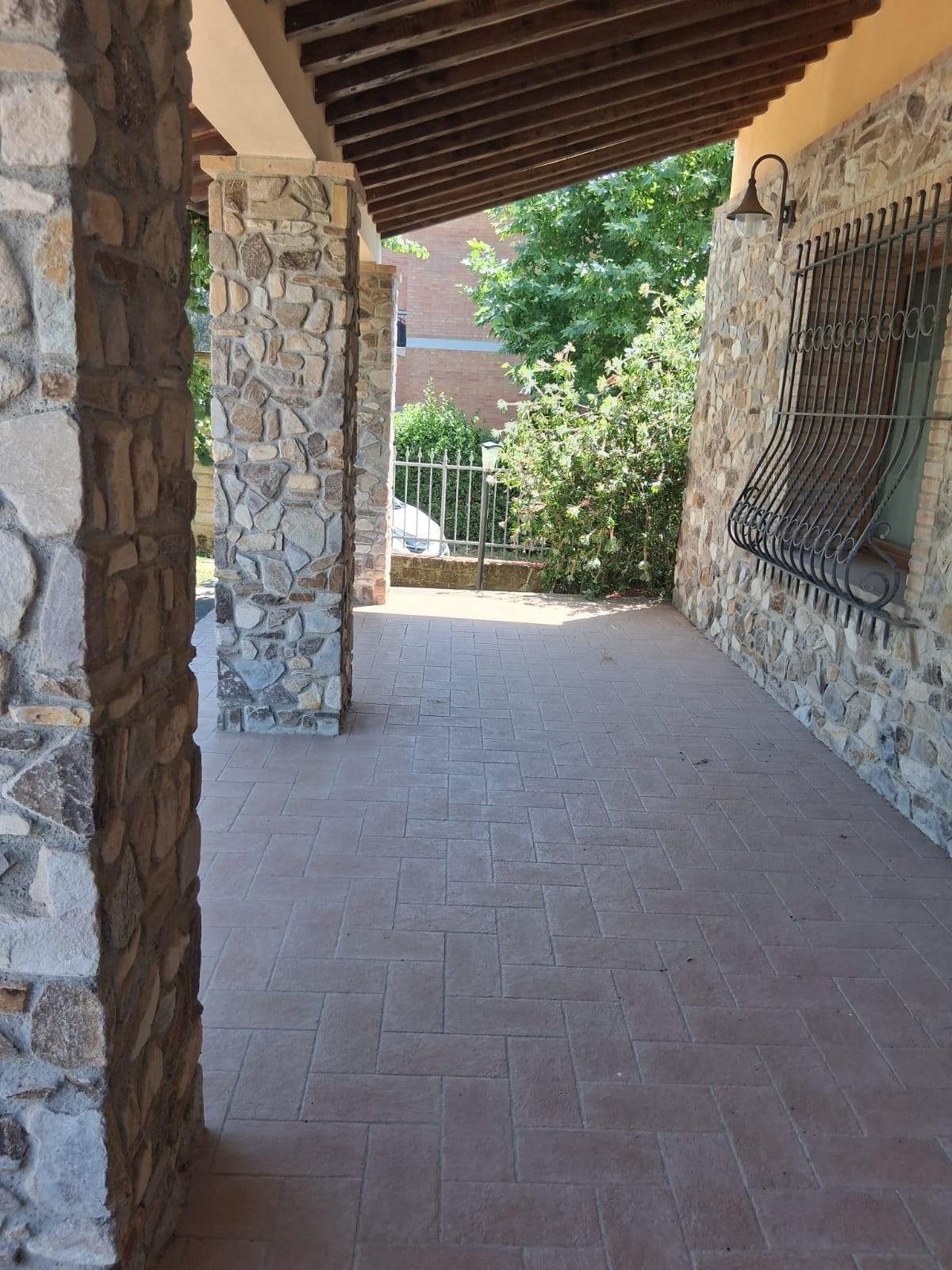 Villa Bifamiliare con giardino a Orciano Pisano
