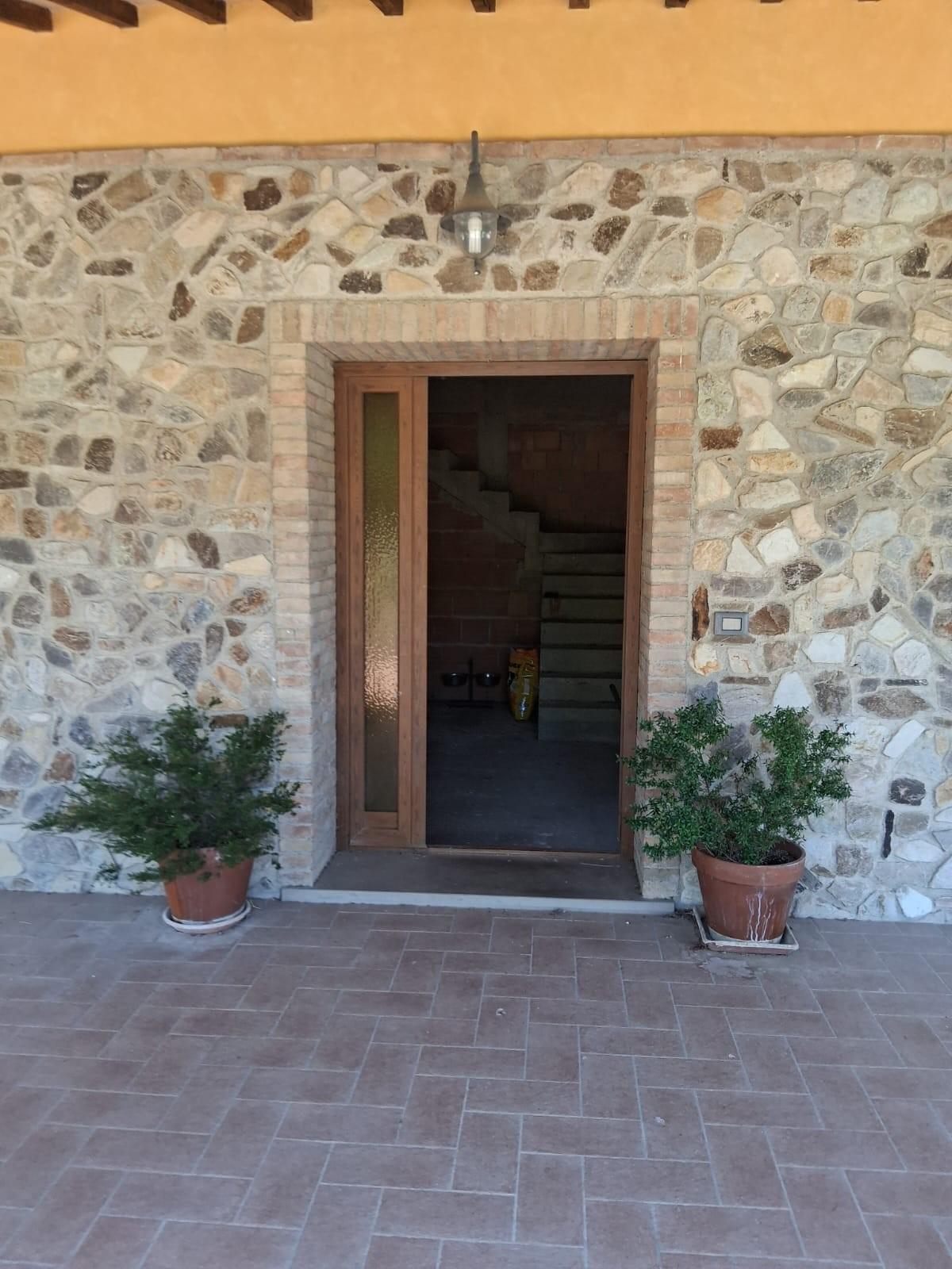 Villa Bifamiliare con giardino a Orciano Pisano