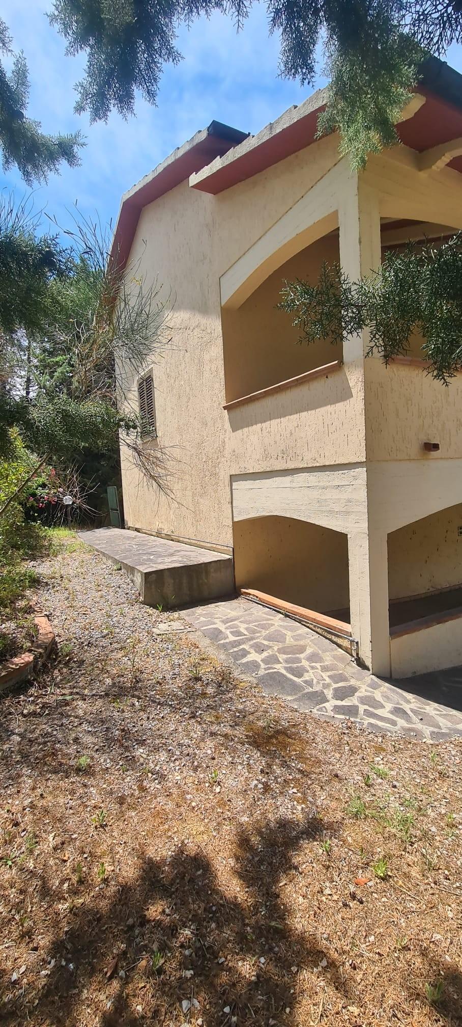 Trilocale con terrazzi a Cinigiano