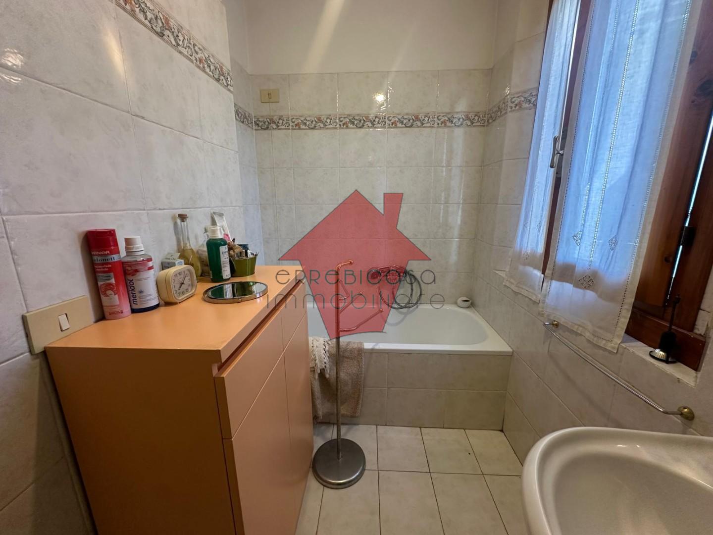 Casa indipendente con giardino, Capraia e Limite limite