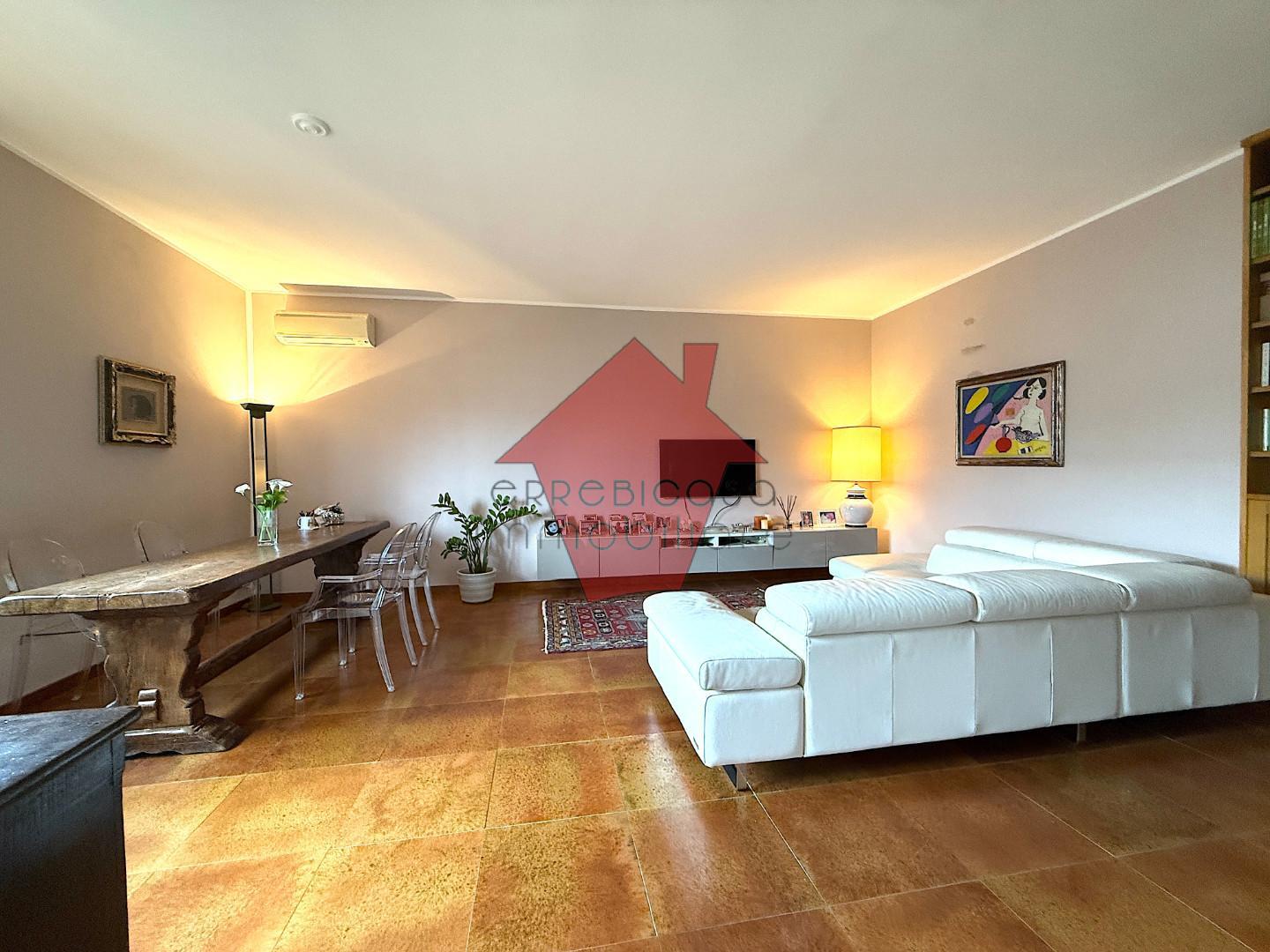 Appartamento con terrazzi, Empoli zona pretura
