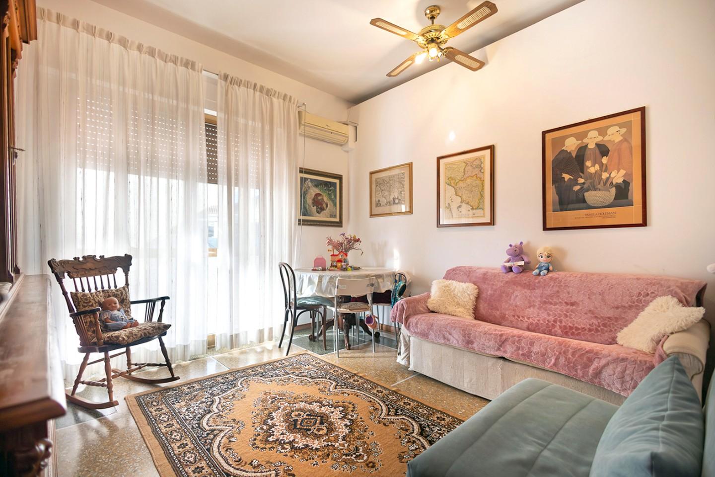 Trilocale con terrazzo a Cascina