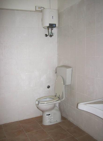 Locale commerciale in affitto, Cascina navacchio