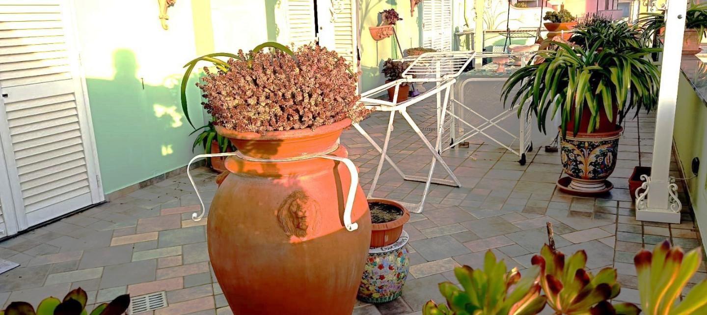 Appartamento con terrazzo, Cascina san frediano a settimo