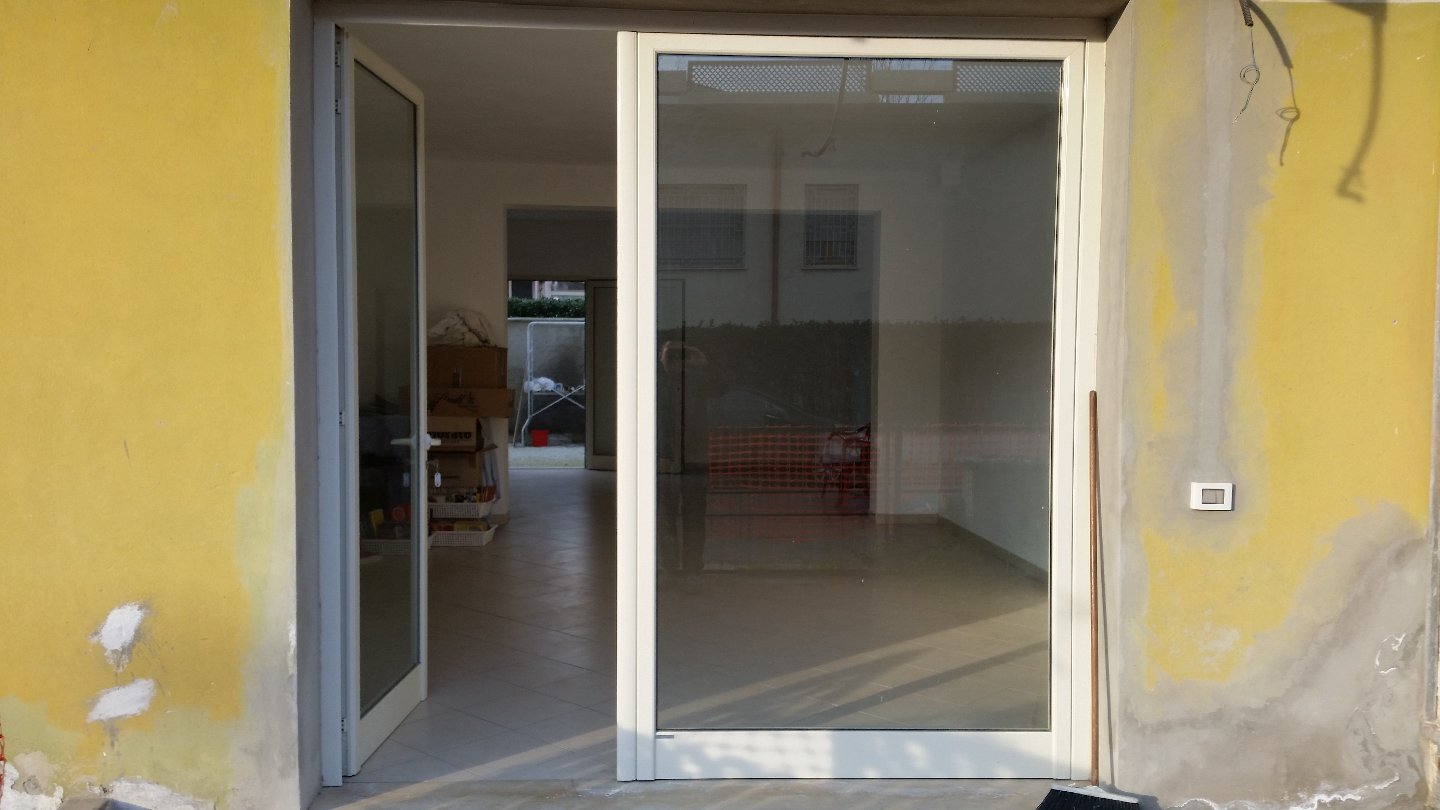 Locale commerciale in affitto, Cascina navacchio