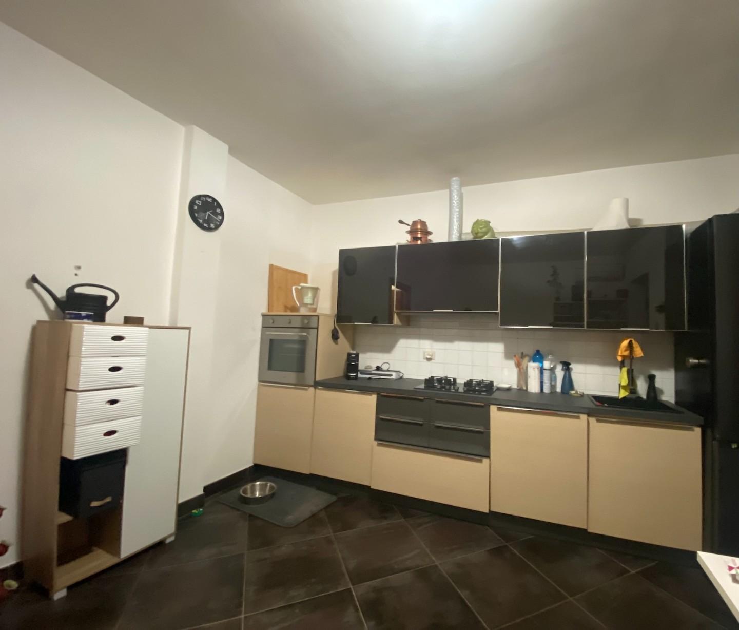 Bilocale con terrazzo, Capraia e Limite limite