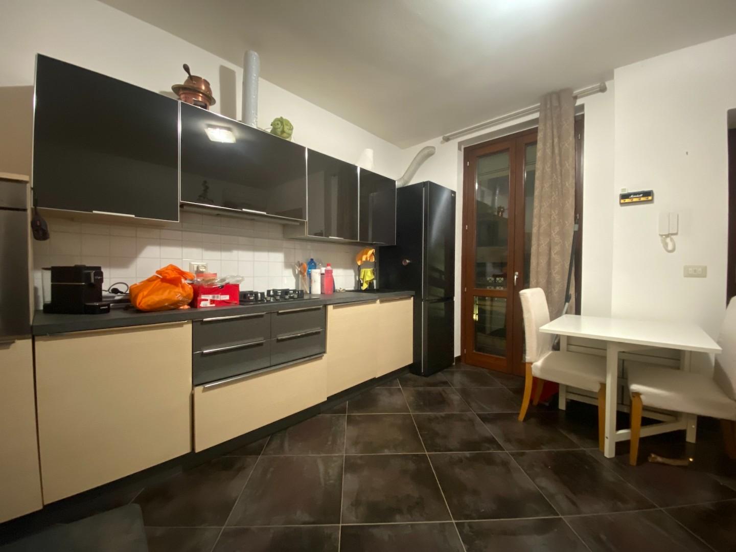 Bilocale con terrazzo, Capraia e Limite limite