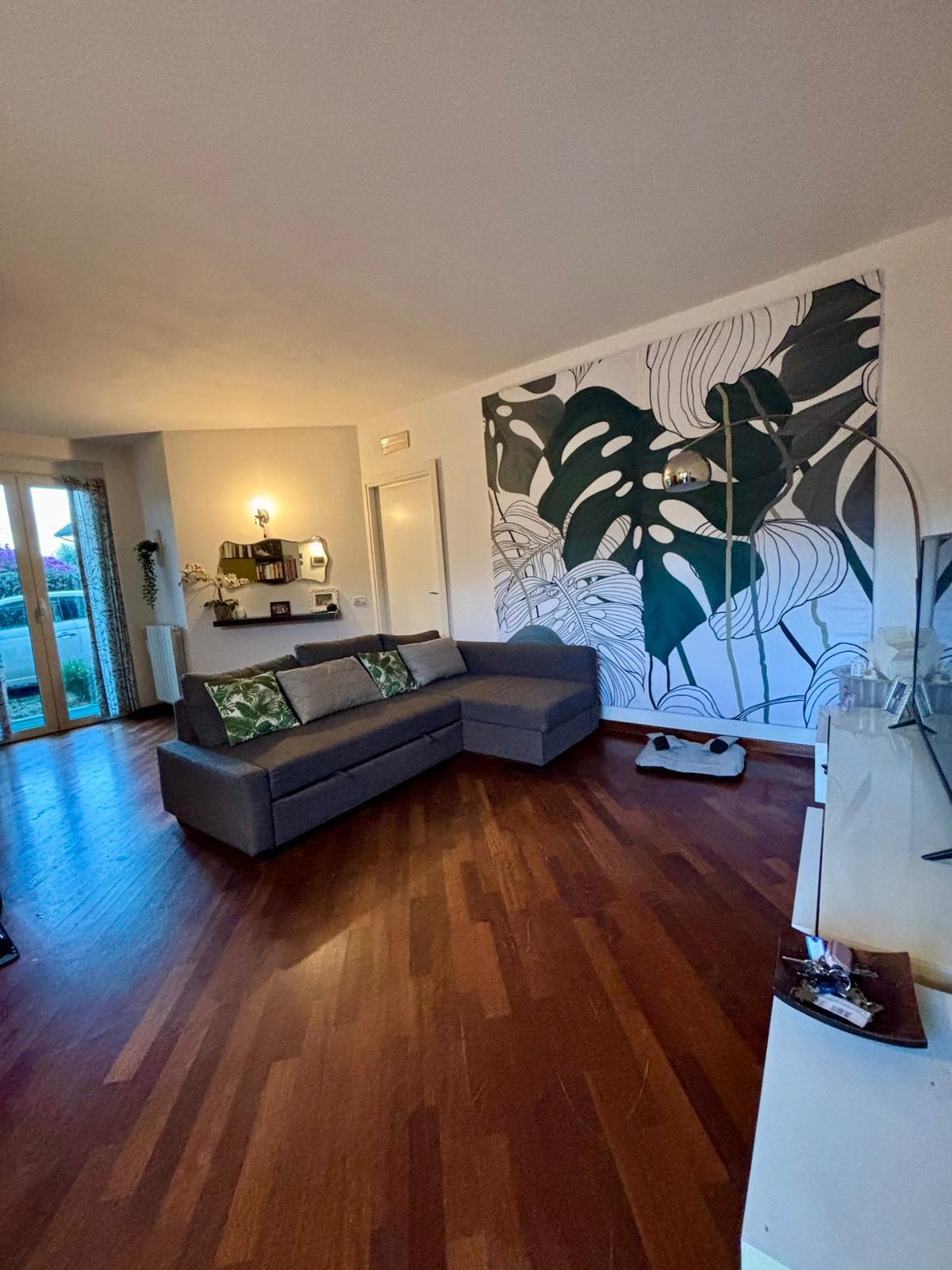Appartamento con giardino, Massa marina di