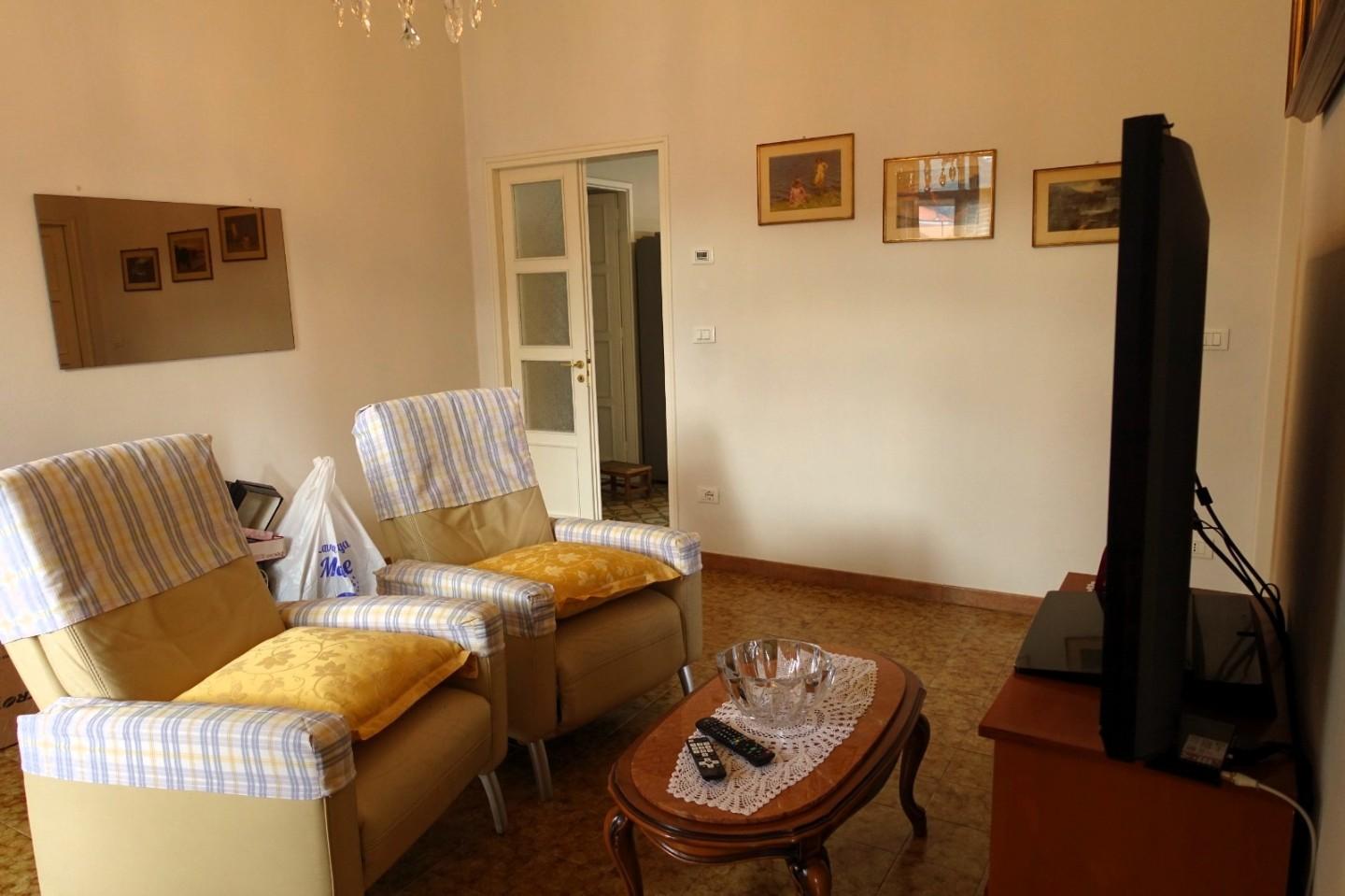 Quadrilocale con giardino a Massa