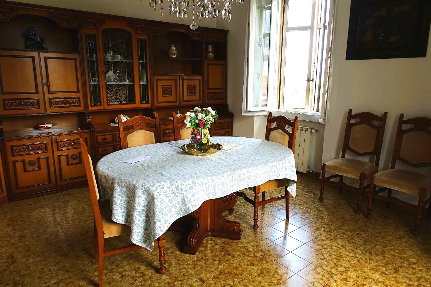 Quadrilocale con giardino a Massa