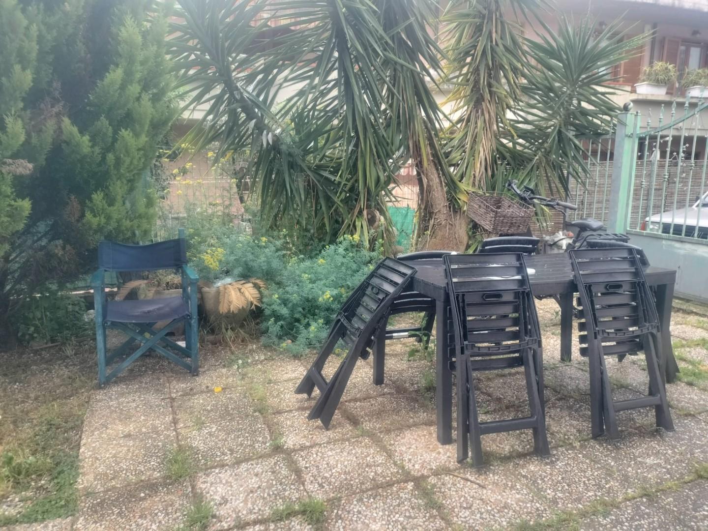 Casa indipendente con giardino a Massa