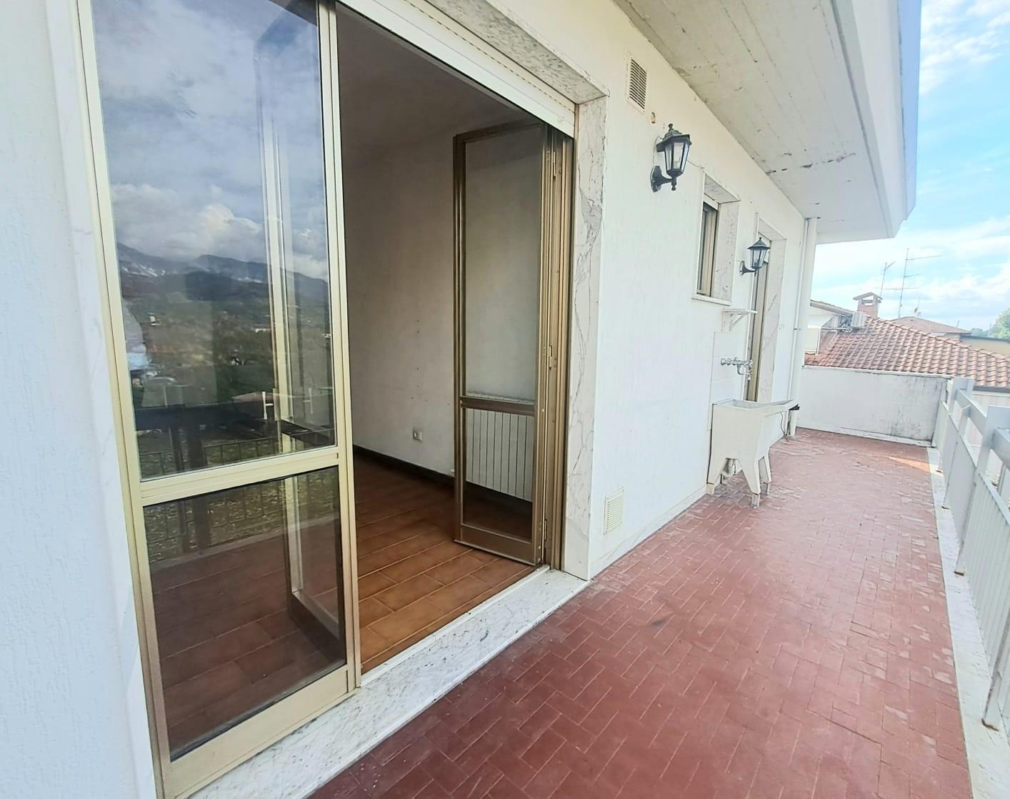Trilocale in vendita, Massa marina di