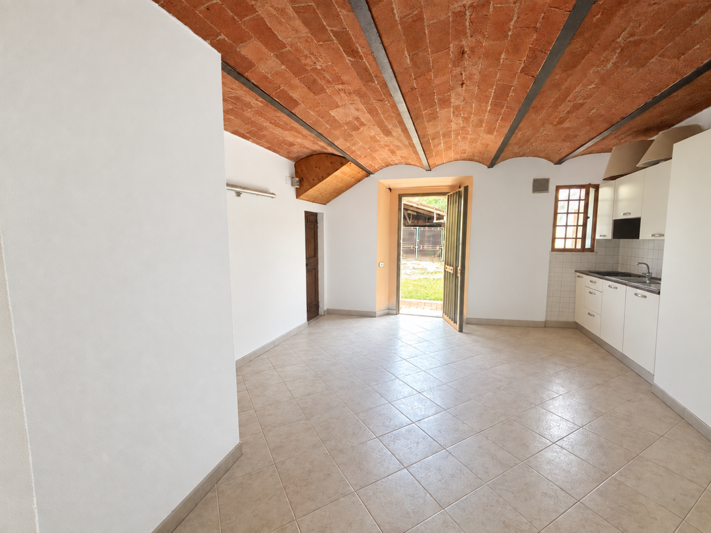 Casa indipendente con terrazzo a San Miniato