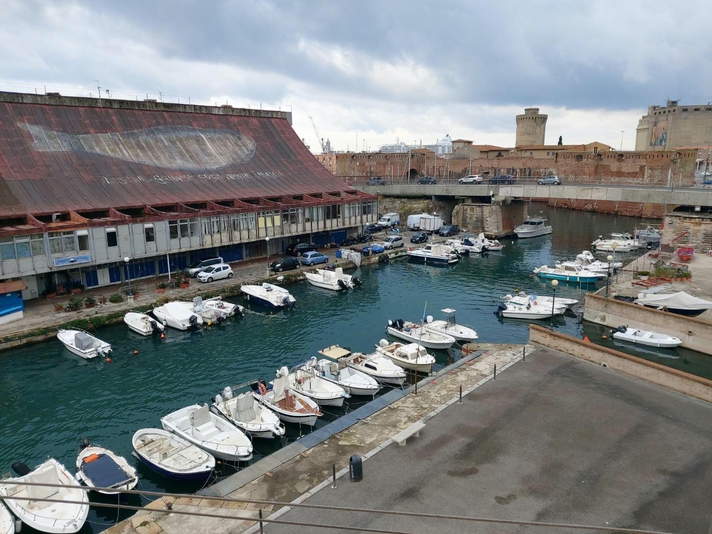 Trilocale da ristrutturare, Livorno venezia