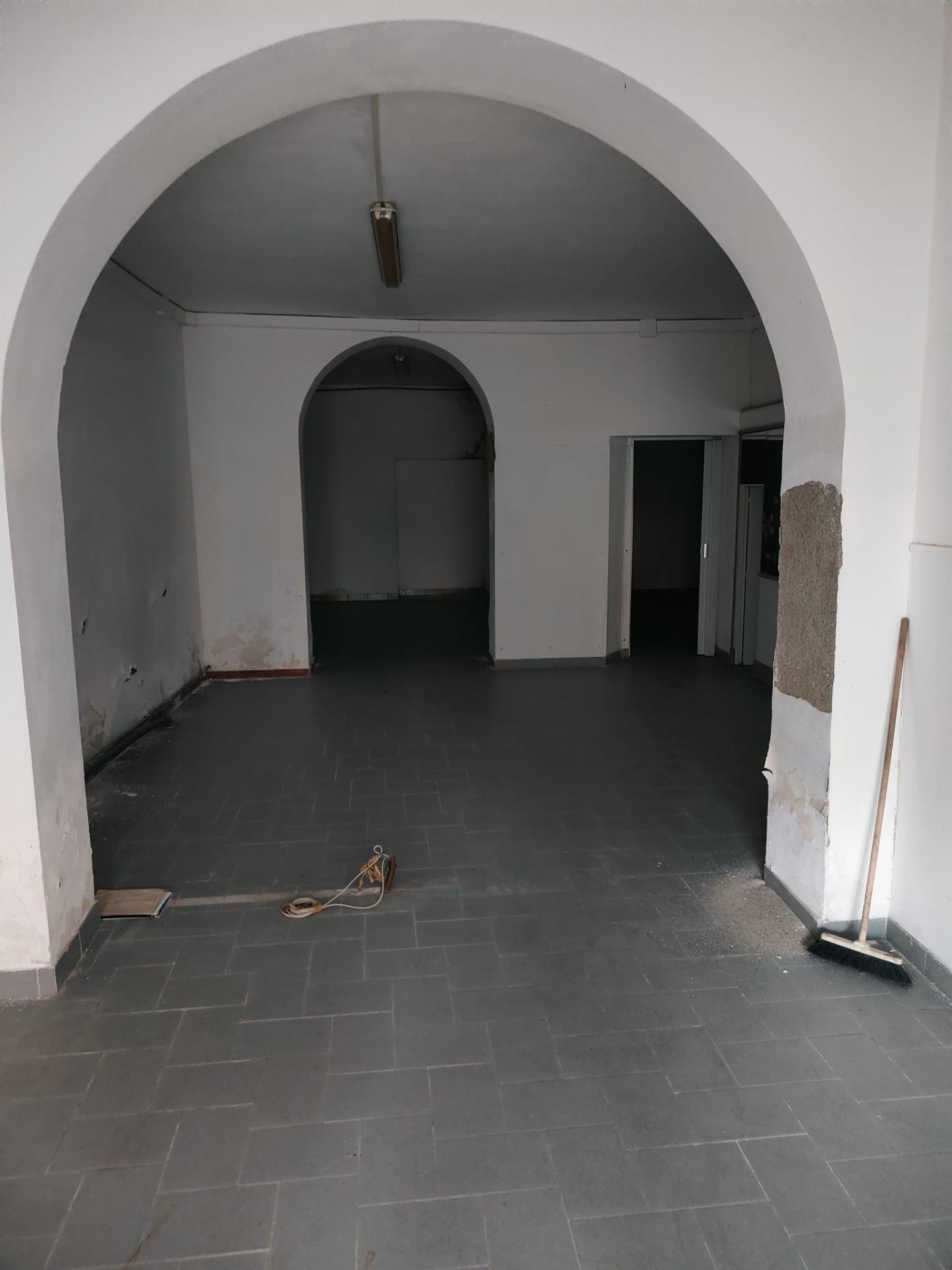 Negozio in affitto, Livorno piazza xx settembre