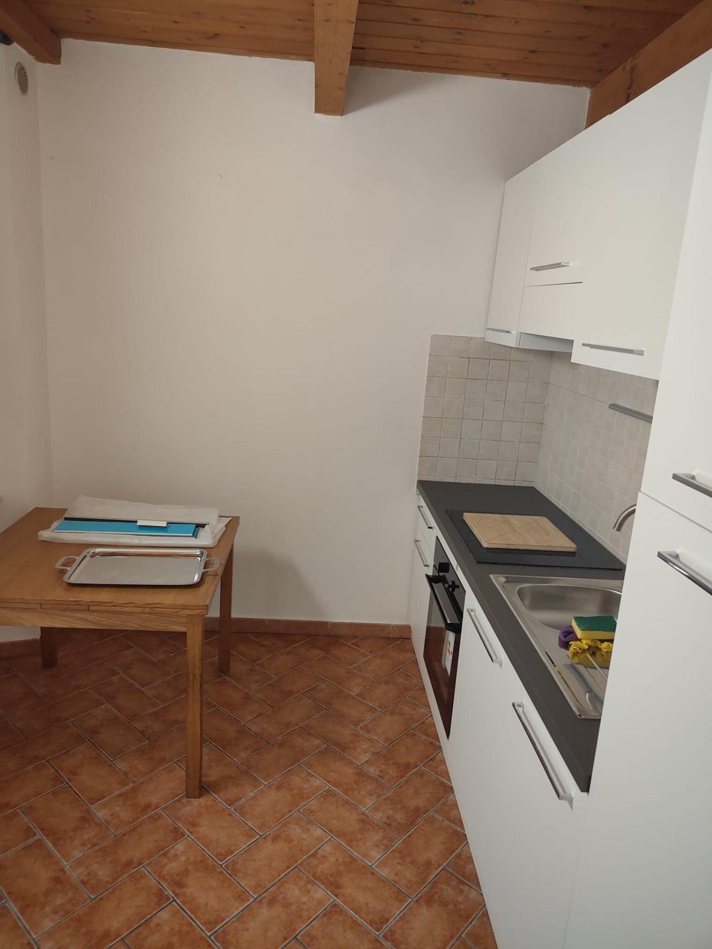 Bilocale arredato in affitto, Livorno zona magenta