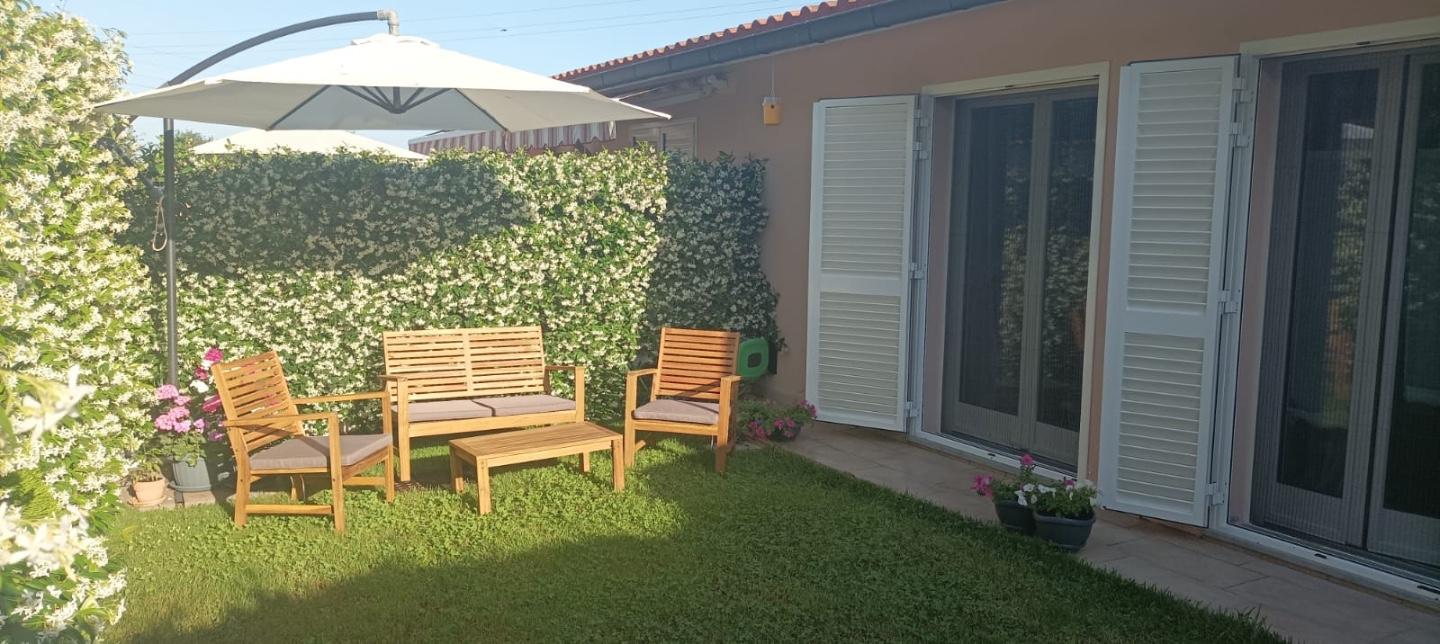 Villa con giardino, Livorno porta a terra