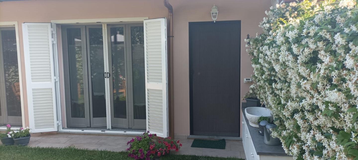 Villa con giardino, Livorno porta a terra