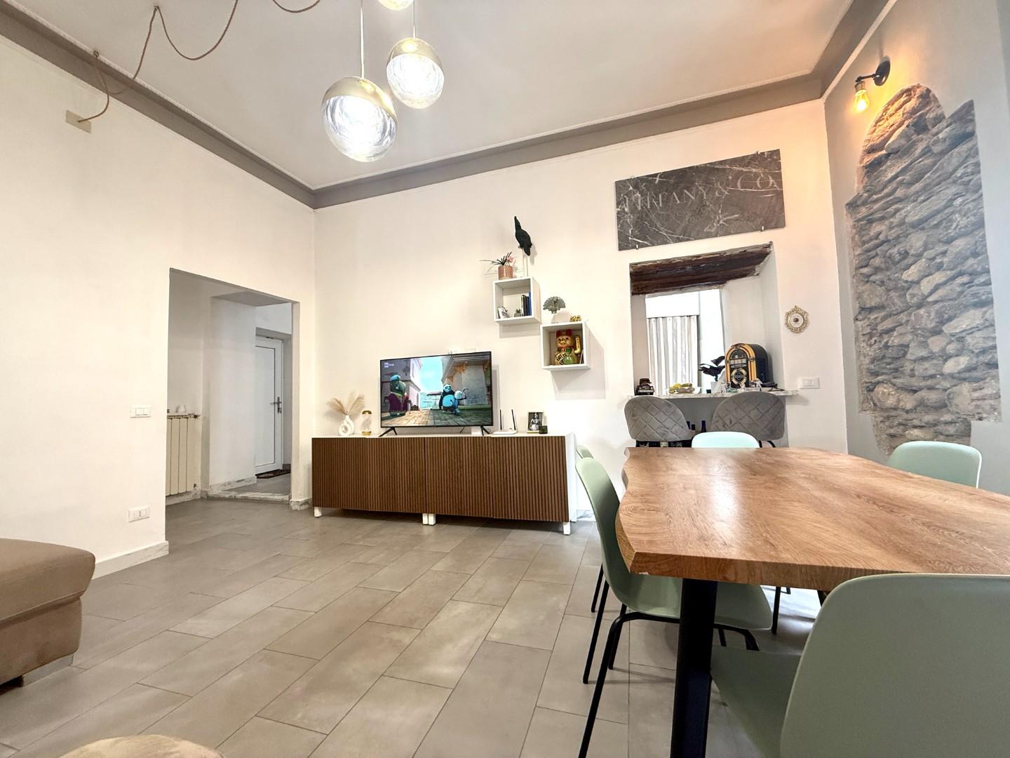 Quadrilocale ristrutturato, Massa centro storico