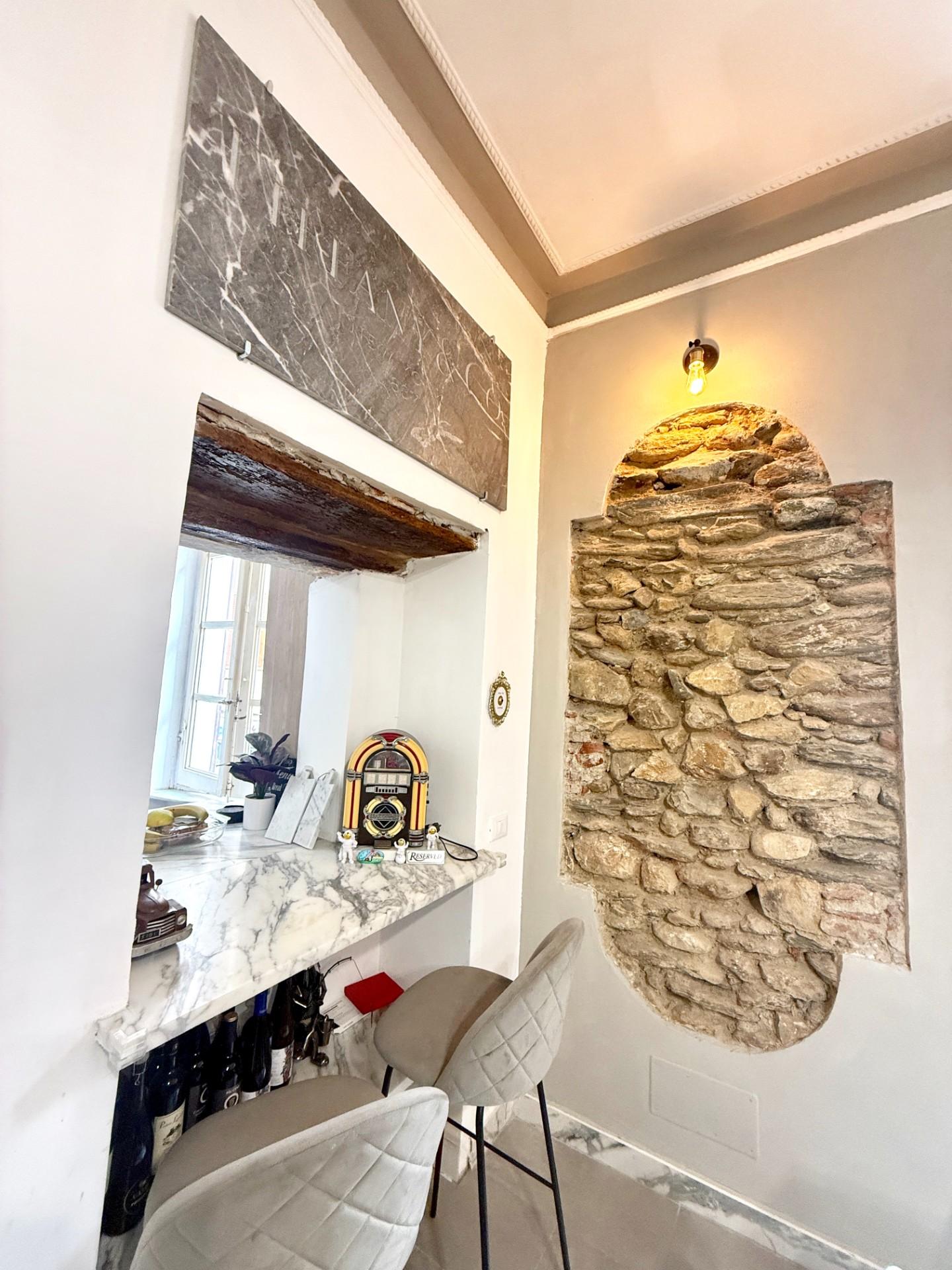 Quadrilocale ristrutturato, Massa centro storico