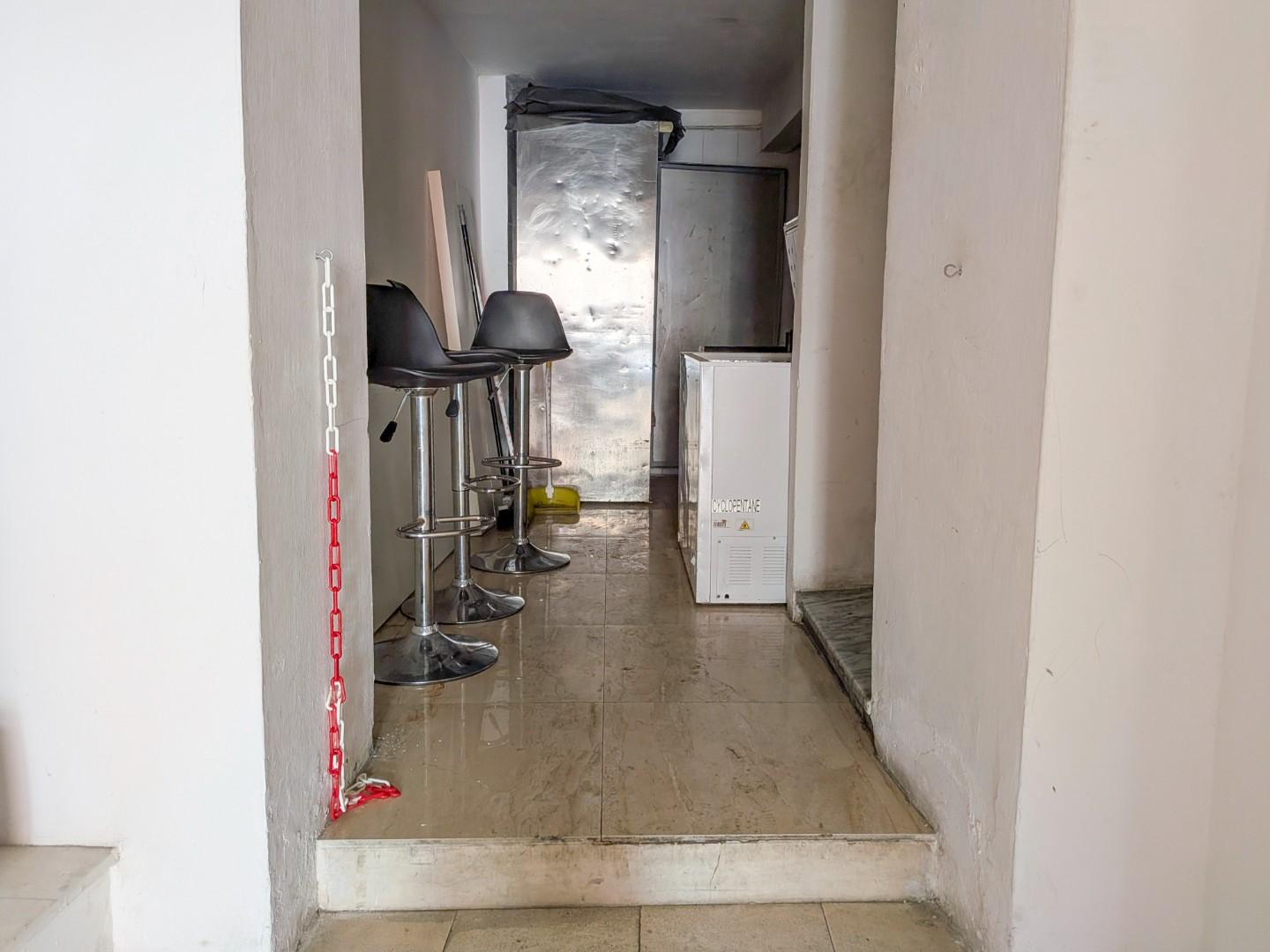 Negozio in affitto a Massa