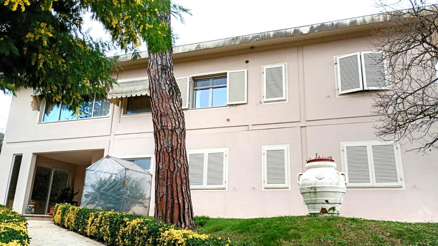 Villa con giardino a Montopoli in Val d'Arno