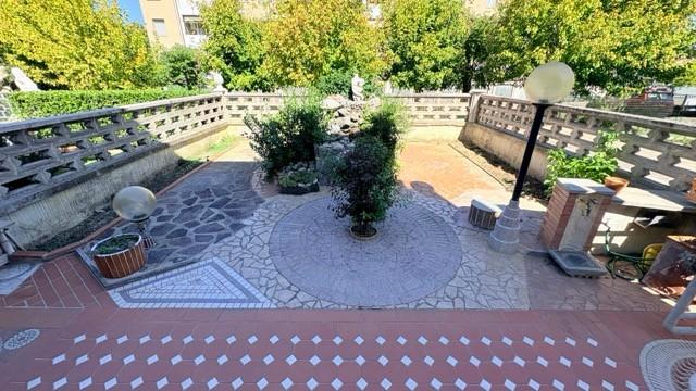 Villa con terrazzi, San Miniato basso