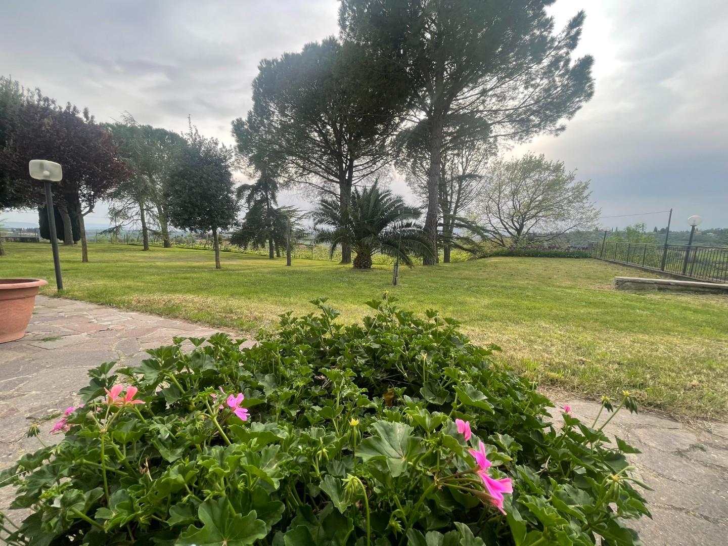 Villa Bifamiliare con giardino a Poggibonsi