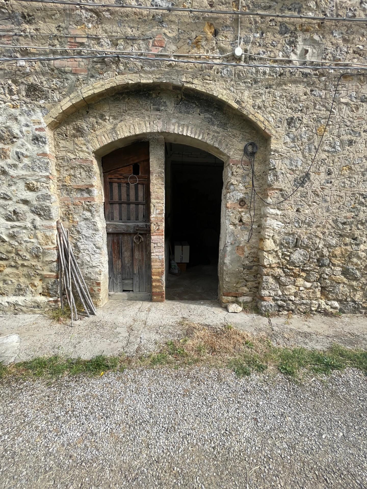 Trilocale da ristrutturare a San Gimignano