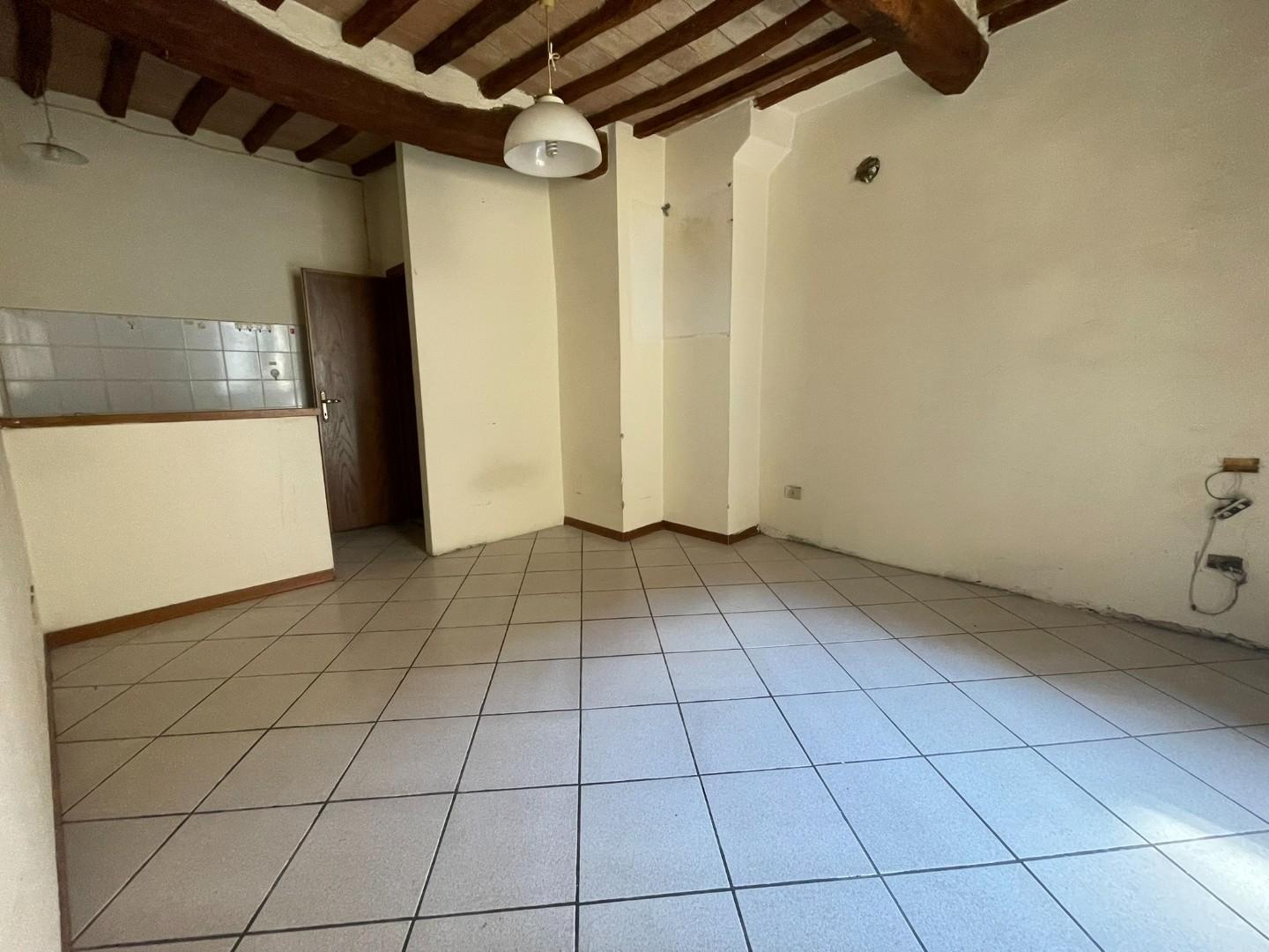 Trilocale ristrutturato, Poggibonsi centro
