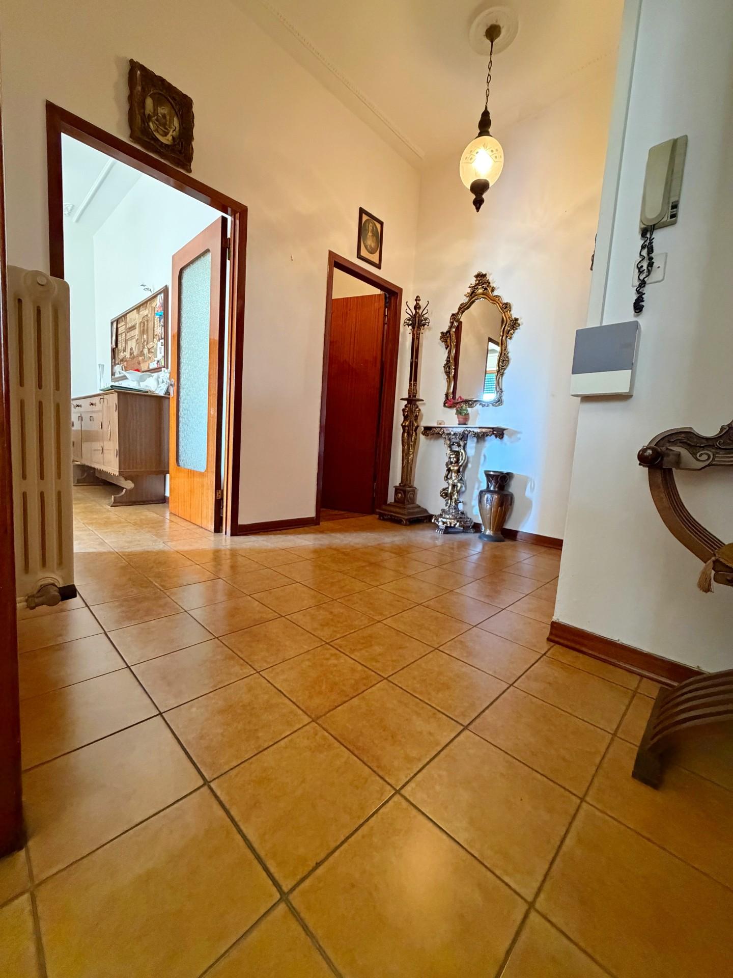 Trilocale in vendita, Poggibonsi romituzzo