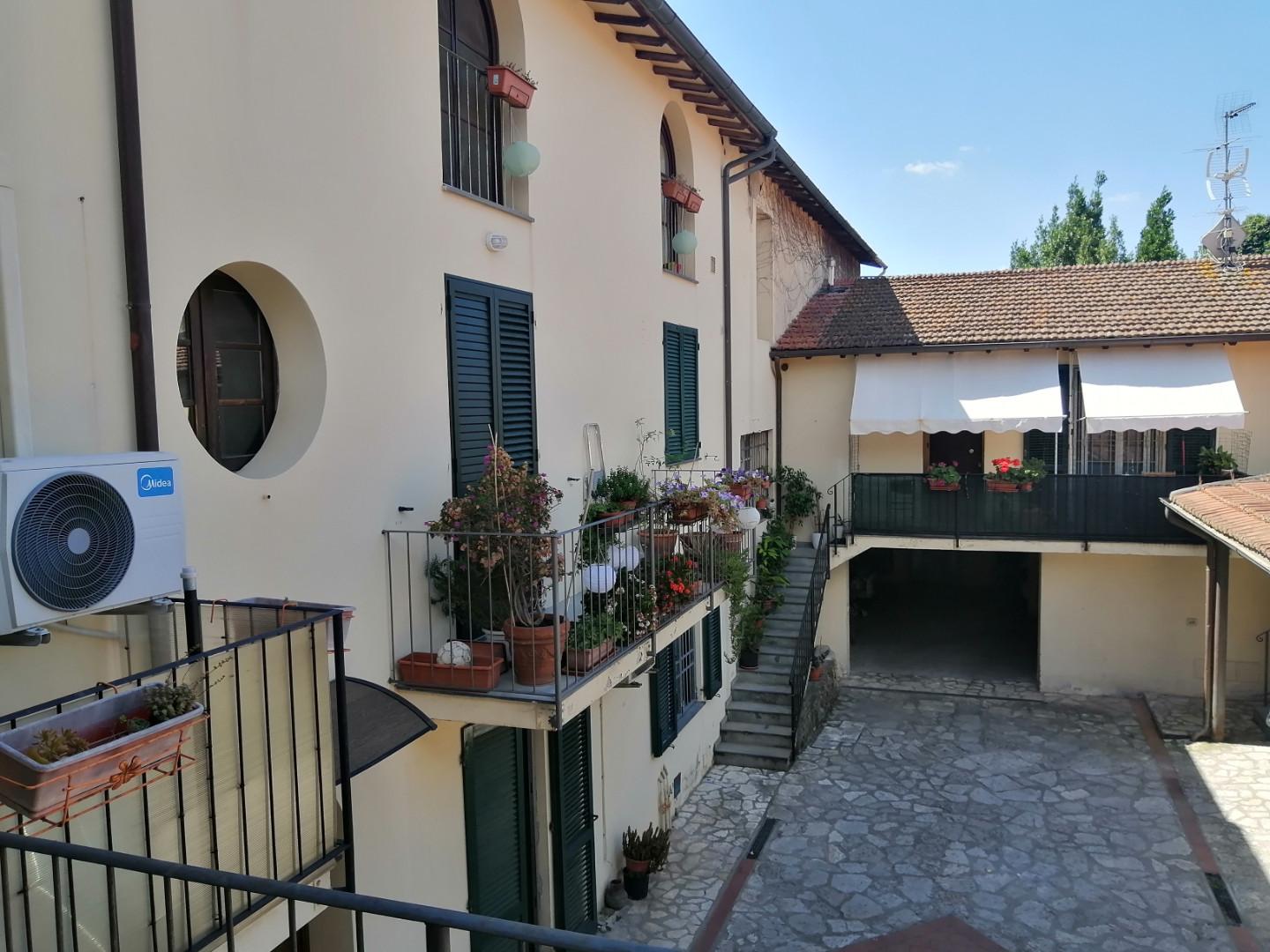 Quadrilocale con terrazzo a Cascina