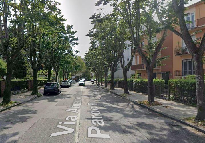 Villa con giardino, Pisa porta a lucca