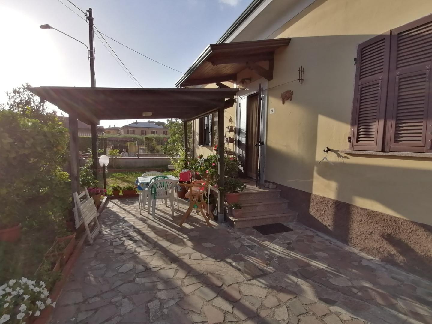 Casa indipendente con giardino, Carrara fossone