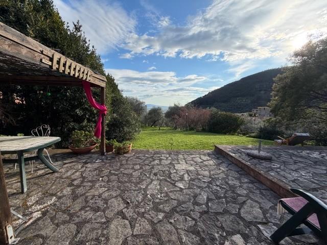 Casa indipendente con terrazzo, Calci castelmaggiore